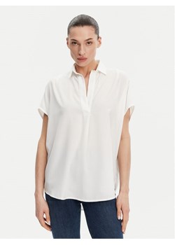 French Connection Bluzka 72MZN Biały Relaxed Fit ze sklepu MODIVO w kategorii Bluzki damskie - zdjęcie 182719730