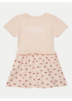Guess Sukienka codzienna K5GK08 K6YW4 Różowy Regular Fit ze sklepu MODIVO w kategorii Sukienki dziewczęce - zdjęcie 182719753