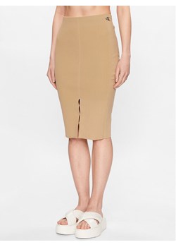 Calvin Klein Jeans Spódnica ołówkowa J20J221437 Beżowy Slim Fit ze sklepu MODIVO w kategorii Spódnice - zdjęcie 182719832