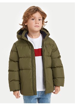 Tommy Hilfiger Kurtka zimowa Essential KB0KB08341 Zielony Regular Fit ze sklepu MODIVO w kategorii Kurtki chłopięce - zdjęcie 182720140