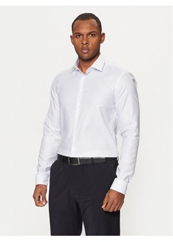 Calvin Klein Koszula K10K113855 Biały Slim Fit ze sklepu MODIVO w kategorii Koszule męskie - zdjęcie 182720144