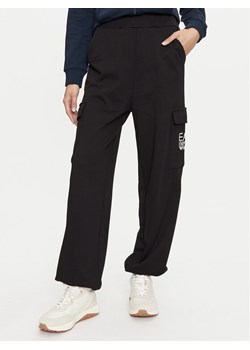 EA7 Emporio Armani Spodnie materiałowe 6DTP94 TJZCZ Czarny Regular Fit ze sklepu MODIVO w kategorii Spodnie damskie - zdjęcie 182720490