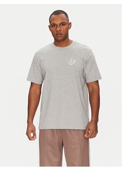 adidas T-Shirt JN7031 Szary Loose Fit ze sklepu MODIVO w kategorii T-shirty męskie - zdjęcie 182720494