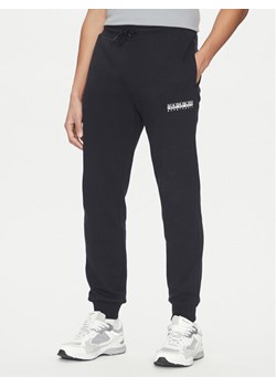 Napapijri Spodnie dresowe M-Gori NP0A4IDS Czarny Regular Fit ze sklepu MODIVO w kategorii Spodnie męskie - zdjęcie 182721080