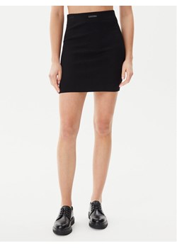 Calvin Klein Jeans Spódnica ołówkowa J20J225527 Czarny Slim Fit ze sklepu MODIVO w kategorii Spódnice - zdjęcie 182721550