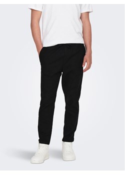 Only & Sons Spodnie materiałowe 22024966 Czarny Tapered Fit ze sklepu MODIVO w kategorii Spodnie męskie - zdjęcie 182721620