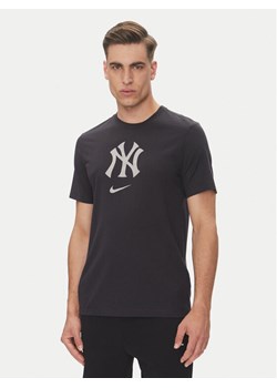 Nike T-Shirt 034J-4FA-NK-L84 Granatowy Regular Fit ze sklepu MODIVO w kategorii T-shirty męskie - zdjęcie 182721662