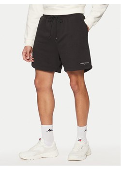 Tommy Jeans Szorty sportowe Flag Beach DM0DM20637 Czarny Regular Fit ze sklepu MODIVO w kategorii Spodenki męskie - zdjęcie 182722054