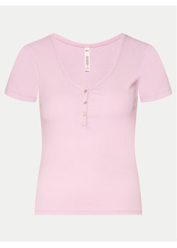 Hunkemöller Koszulka piżamowa Gathering 205129 Różowy Regular Fit ze sklepu MODIVO w kategorii Piżamy damskie - zdjęcie 182722834