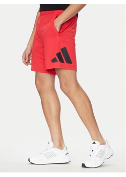 adidas Szorty sportowe Train Essentials Logo Training JD4879 Czerwony Regular Fit ze sklepu MODIVO w kategorii Spodenki męskie - zdjęcie 182722930