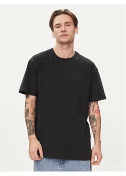 Vans T-Shirt Off The Wall Ii Ss VN000G3W Czarny Regular Fit ze sklepu MODIVO w kategorii T-shirty męskie - zdjęcie 182723171
