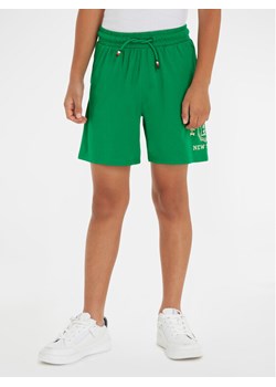 Tommy Hilfiger Szorty sportowe Monogram Wreath KB0KB09002 D Zielony Regular Fit ze sklepu MODIVO w kategorii Spodenki chłopięce - zdjęcie 182723994