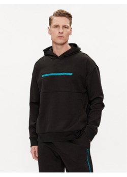 Calvin Klein Bluza Color Embosed Logo K10K112442 Czarny Regular Fit ze sklepu MODIVO w kategorii Bluzy męskie - zdjęcie 182724153