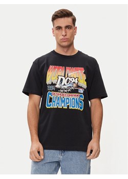 DC T-Shirt 94 Champs Hss ADYZT05343 Czarny Regular Fit ze sklepu MODIVO w kategorii T-shirty męskie - zdjęcie 182724330