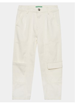 United Colors Of Benetton Spodnie materiałowe 42C2CF02X Écru Regular Fit ze sklepu MODIVO w kategorii Spodnie dziewczęce - zdjęcie 182725070