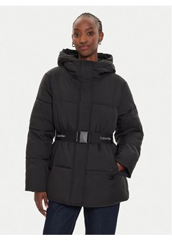 Calvin Klein Jeans Kurtka zimowa J20J224107 Czarny Relaxed Fit ze sklepu MODIVO w kategorii Kurtki damskie - zdjęcie 182725570