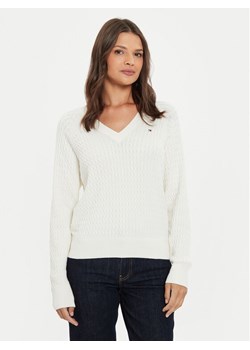 Tommy Hilfiger Sweter WW0WW43093 Écru Regular Fit ze sklepu MODIVO w kategorii Swetry damskie - zdjęcie 182725751