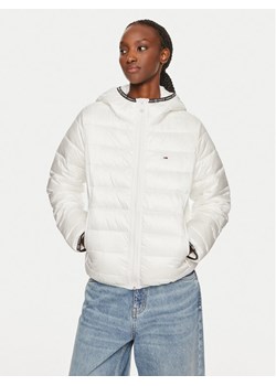 Tommy Jeans Kurtka zimowa Tape DW0DW18308 Biały Regular Fit ze sklepu MODIVO w kategorii Kurtki damskie - zdjęcie 182726764