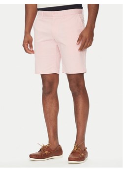 Tommy Hilfiger Szorty materiałowe Brooklyn MW0MW23563 Różowy Regular Fit ze sklepu MODIVO w kategorii Spodenki męskie - zdjęcie 182726882