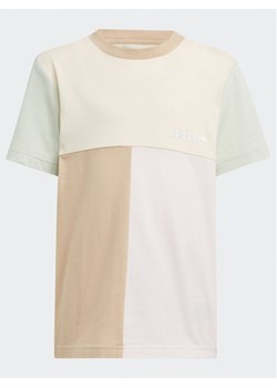 adidas T-Shirt Colourblock T-Shirt HK9819 Beżowy Regular Fit ze sklepu MODIVO w kategorii T-shirty chłopięce - zdjęcie 182727841