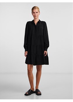 YAS Sukienka koszulowa Pala 26030720 Czarny Loose Fit ze sklepu MODIVO w kategorii Sukienki - zdjęcie 182728950