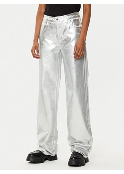 Armani Exchange Spodnie materiałowe XW000056 AF10836 M8047 Srebrny Relaxed Fit ze sklepu MODIVO w kategorii Spodnie damskie - zdjęcie 182728963