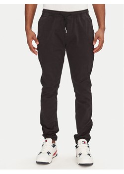 Tommy Jeans Joggery Austin DM0DM20283 Czarny Slim Fit ze sklepu MODIVO w kategorii Spodnie męskie - zdjęcie 182730062