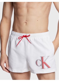 Calvin Klein Swimwear Szorty kąpielowe KM0KM00801 Biały Regular Fit - id: 0000302173037 - marki Calvin Klein - 182731823 Calvin Klein Swimwear Szorty kąpielowe KM0KM00801 Biały Regular Fit ze sklepu MODIVO w kategorii Kąpielówki - zdjęcie 182731823