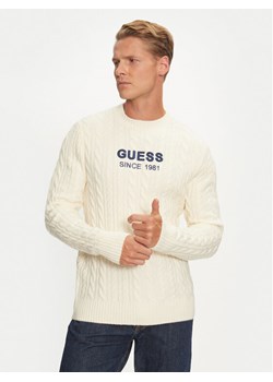 Guess Sweter M4BR11 Z3HA2 Beżowy Regular Fit ze sklepu MODIVO w kategorii Swetry męskie - zdjęcie 182732920
