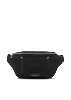 Calvin Klein Jeans Saszetka nerka Workwear Waistbag 38 LV04G3027G Czarny ze sklepu MODIVO w kategorii Nerki - zdjęcie 182733182