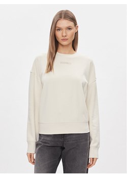 Calvin Klein Bluza Micro Logo K20K206630 Écru Regular Fit ze sklepu MODIVO w kategorii Bluzy damskie - zdjęcie 182734243