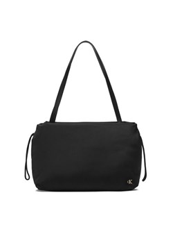 Calvin Klein Jeans Torebka K60K612369 Czarny ze sklepu MODIVO w kategorii Torebki damskie - zdjęcie 182734561