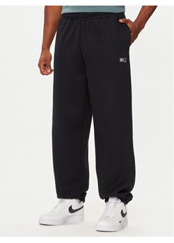 K1X Spodnie dresowe Logo 60030057 Czarny Relaxed Fit ze sklepu MODIVO w kategorii Spodnie męskie - zdjęcie 182734863