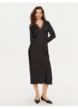 Calvin Klein Sukienka koktajlowa K20K207845 Czarny Regular Fit ze sklepu MODIVO w kategorii Sukienki - zdjęcie 182735303