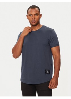 Calvin Klein Jeans T-Shirt J30J323482 Granatowy Regular Fit ze sklepu MODIVO w kategorii T-shirty męskie - zdjęcie 182735473