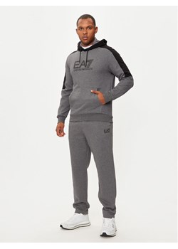 EA7 Emporio Armani Dres 6DPV65 PJVTZ Szary Regular Fit ze sklepu MODIVO w kategorii Dresy męskie - zdjęcie 182735490