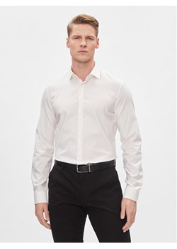 Calvin Klein Koszula K10K112301 Biały Slim Fit ze sklepu MODIVO w kategorii Koszule męskie - zdjęcie 182735641