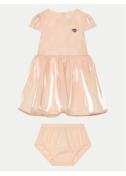 Guess Sukienka codzienna A5RK09 WGWQ0 Różowy Regular Fit ze sklepu MODIVO w kategorii Sukienki niemowlęce - zdjęcie 182736470
