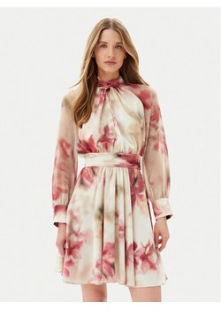 Marciano Guess Sukienka koktajlowa 5GGK19 7099Z Beżowy Regular Fit ze sklepu MODIVO w kategorii Sukienki - zdjęcie 182736510