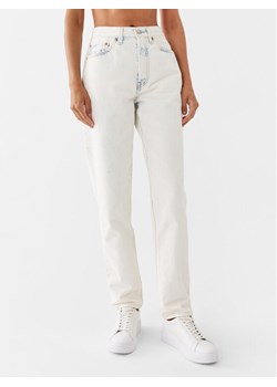 Levi's® Jeansy 501® A4699-0010 Écru Loose Fit ze sklepu MODIVO w kategorii Jeansy damskie - zdjęcie 182736580