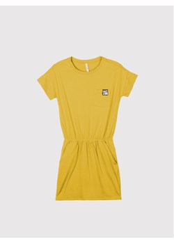 Coccodrillo Sukienka codzienna WC2129201EVG Żółty Regular Fit ze sklepu MODIVO w kategorii Sukienki dziewczęce - zdjęcie 182736581