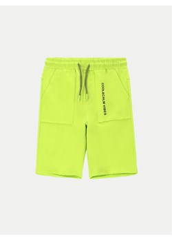 Coccodrillo Szorty sportowe WC4120501VBC Zielony Regular Fit ze sklepu MODIVO w kategorii Spodenki chłopięce - zdjęcie 182737652