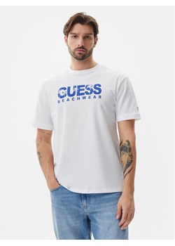 Guess T-Shirt F5GI11 I3Z14 Biały Oversize ze sklepu MODIVO w kategorii T-shirty męskie - zdjęcie 182739602