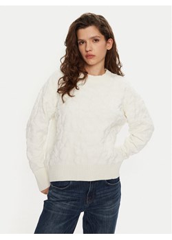 DKNY Sweter P4MSAQ51 Écru Regular Fit ze sklepu MODIVO w kategorii Swetry damskie - zdjęcie 182739632