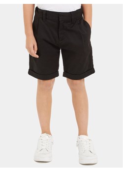 Calvin Klein Jeans Szorty materiałowe Ceremony IB0IB02063 Czarny Regular Fit ze sklepu MODIVO w kategorii Spodenki chłopięce - zdjęcie 182739882