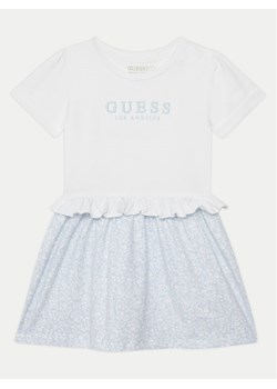 Guess Sukienka codzienna K5GK08 K6YW4 Biały Regular Fit ze sklepu MODIVO w kategorii Sukienki dziewczęce - zdjęcie 182741062