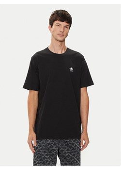 adidas T-Shirt Trefoil Essentials IW5787 Czarny Regular Fit ze sklepu MODIVO w kategorii T-shirty męskie - zdjęcie 182742452