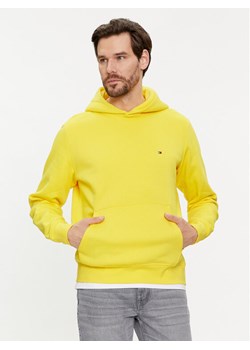Tommy Hilfiger Bluza Flag Logo MW0MW34266 Żółty Regular Fit ze sklepu MODIVO w kategorii Bluzy męskie - zdjęcie 182743024