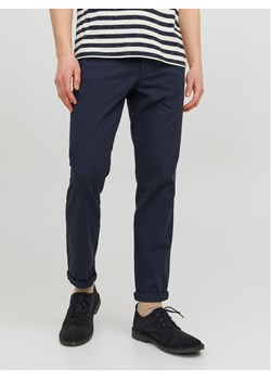 Jack&Jones Chinosy Marco 12206198 Granatowy Slim Fit ze sklepu MODIVO w kategorii Spodnie męskie - zdjęcie 182743400