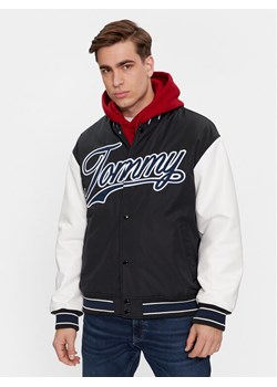 Tommy Jeans Kurtka bomber Letterman DM0DM17880 Czarny Regular Fit ze sklepu MODIVO w kategorii Kurtki męskie - zdjęcie 182743883